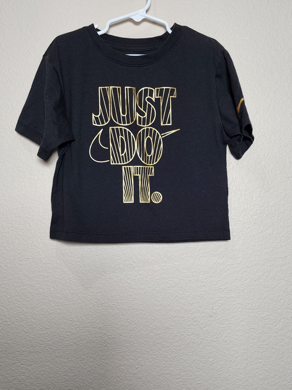 Nike Kids "Just Do It." Short Sleeve Tee - Black/Gold Crop Length